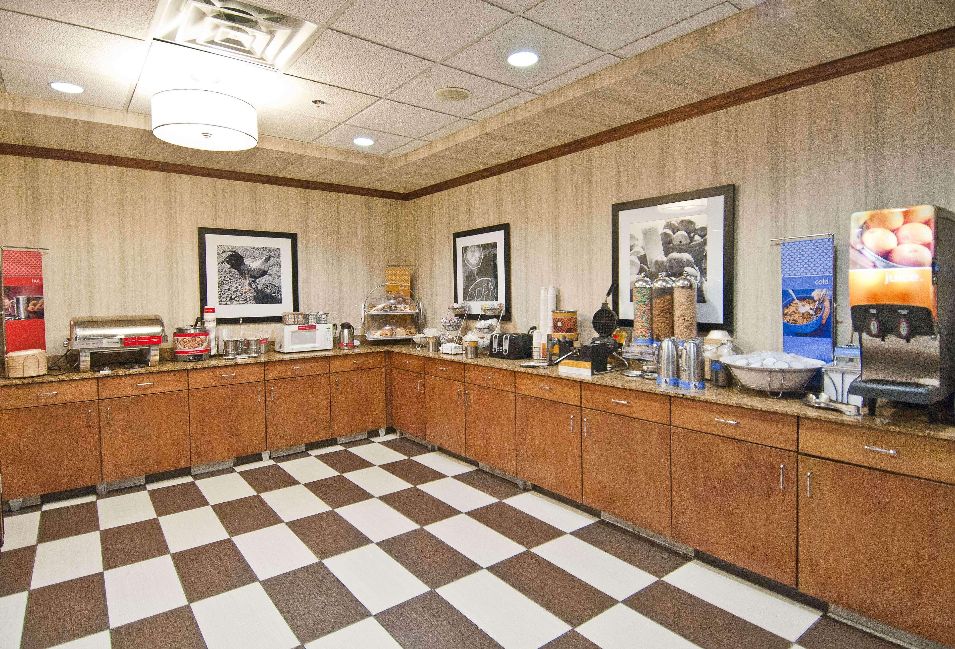 Hampton Inn Canton Extérieur photo