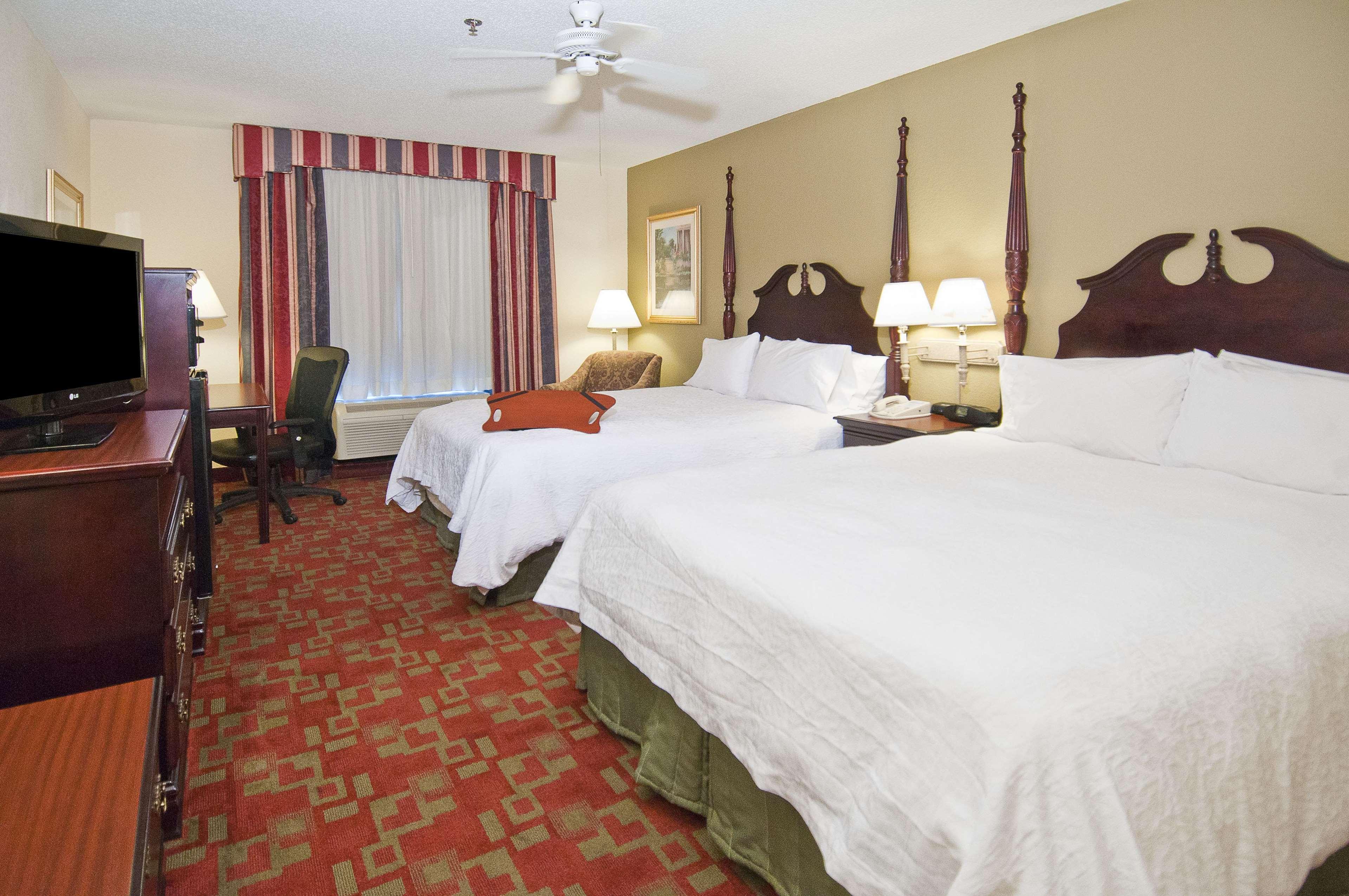 Hampton Inn Canton Extérieur photo
