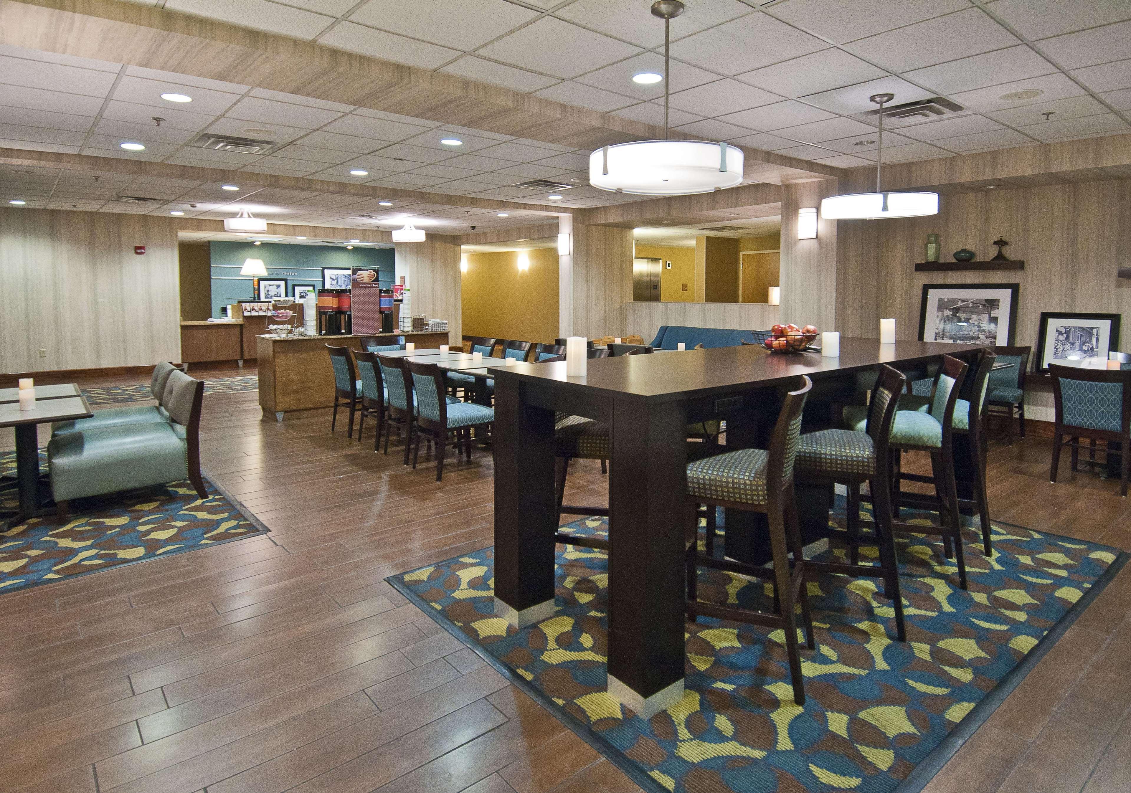Hampton Inn Canton Extérieur photo